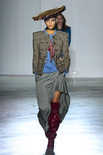 Look 15